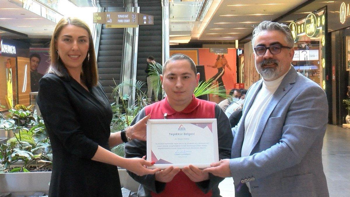 Ankara’da temizlik görevlisi, para dolu çantayı sahibine teslim etti