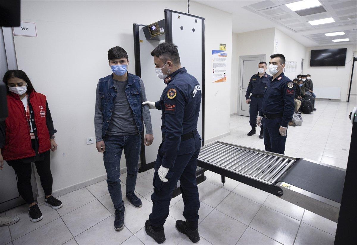 Türkiye, geri gönderme merkezlerinin kapasitesini 20 bine çıkaracak