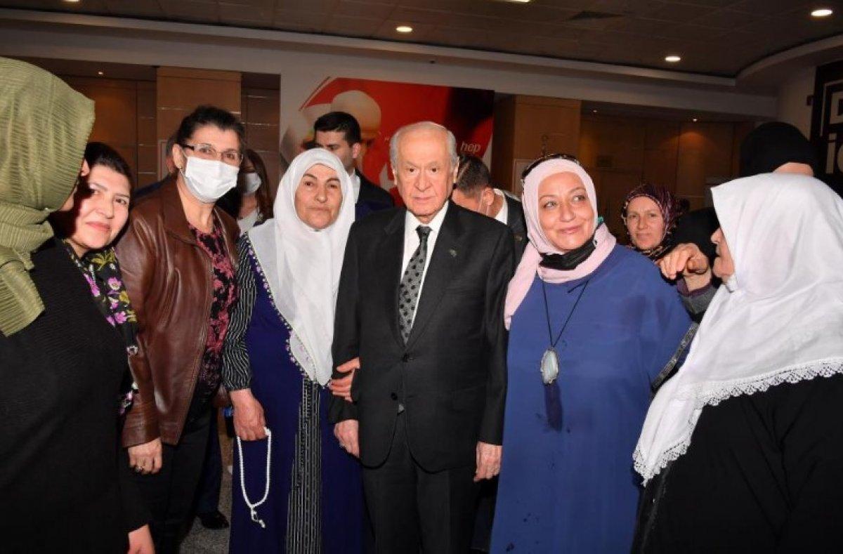 Devlet Bahçeli, şehit aileleriyle bir araya geldi