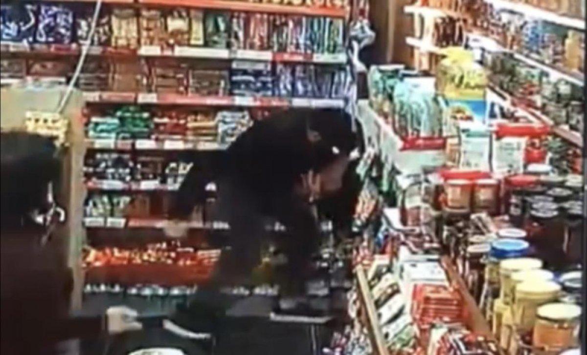 İstanbul'da saldırgan arkadaşını döven 2 kişiyi vurdu