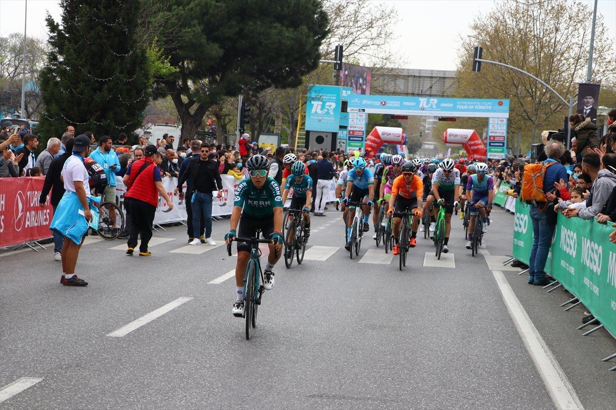 Cumhurbaşkanlığı Bisiklet Turu Final Etabı'nda yarış durdu