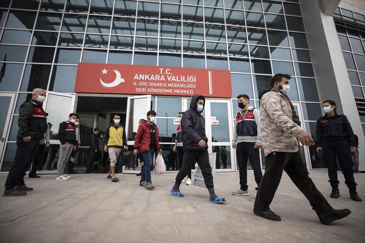 Türkiye, geri gönderme merkezlerinin kapasitesini 20 bine çıkaracak