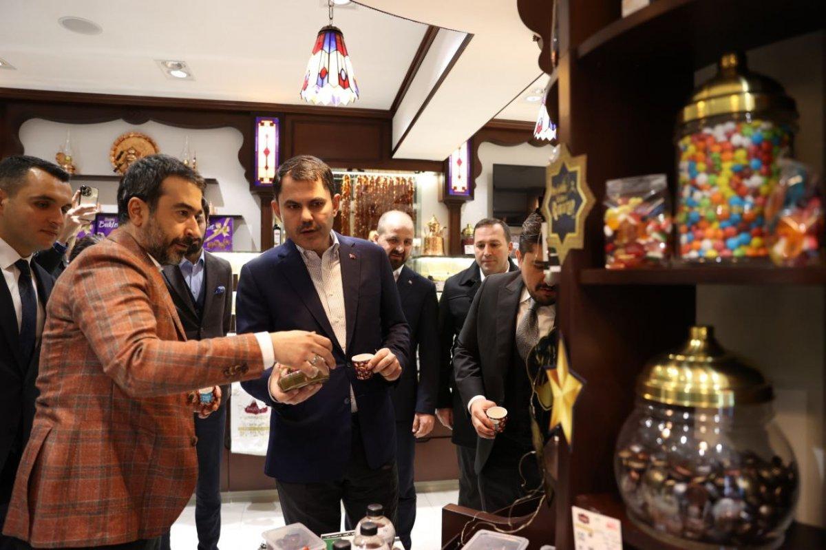 Skolyoz hastası Elif’in tedavi sürecine Murat Kurum’dan destek