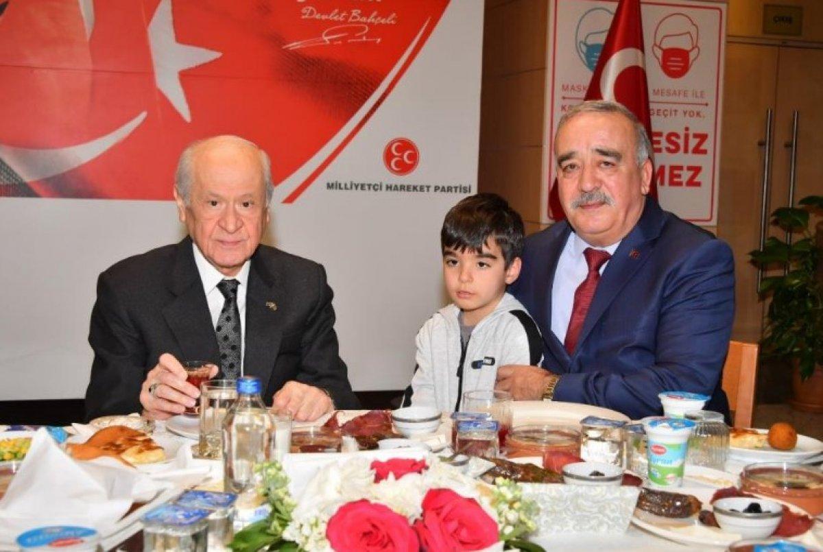 Devlet Bahçeli, şehit aileleriyle bir araya geldi