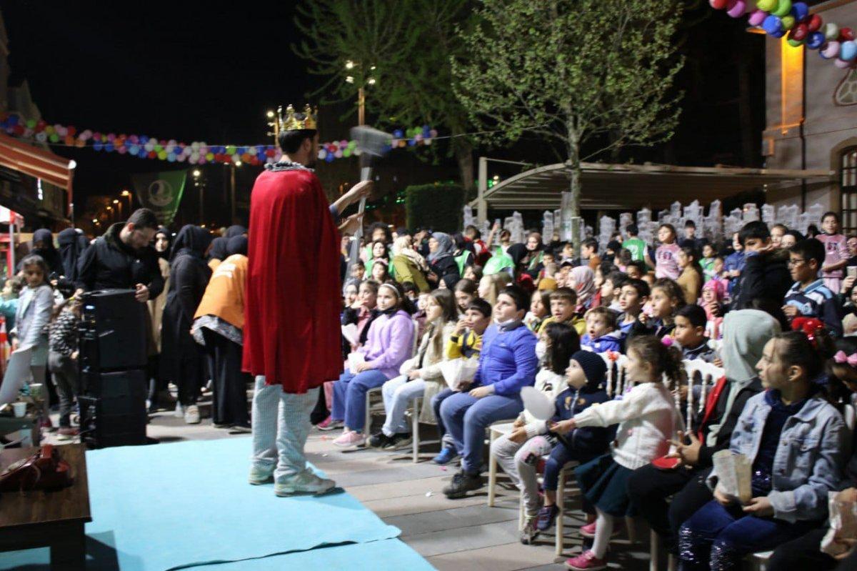 İHH, Sakarya’da yetim çocuklar için iftar programı düzenledi