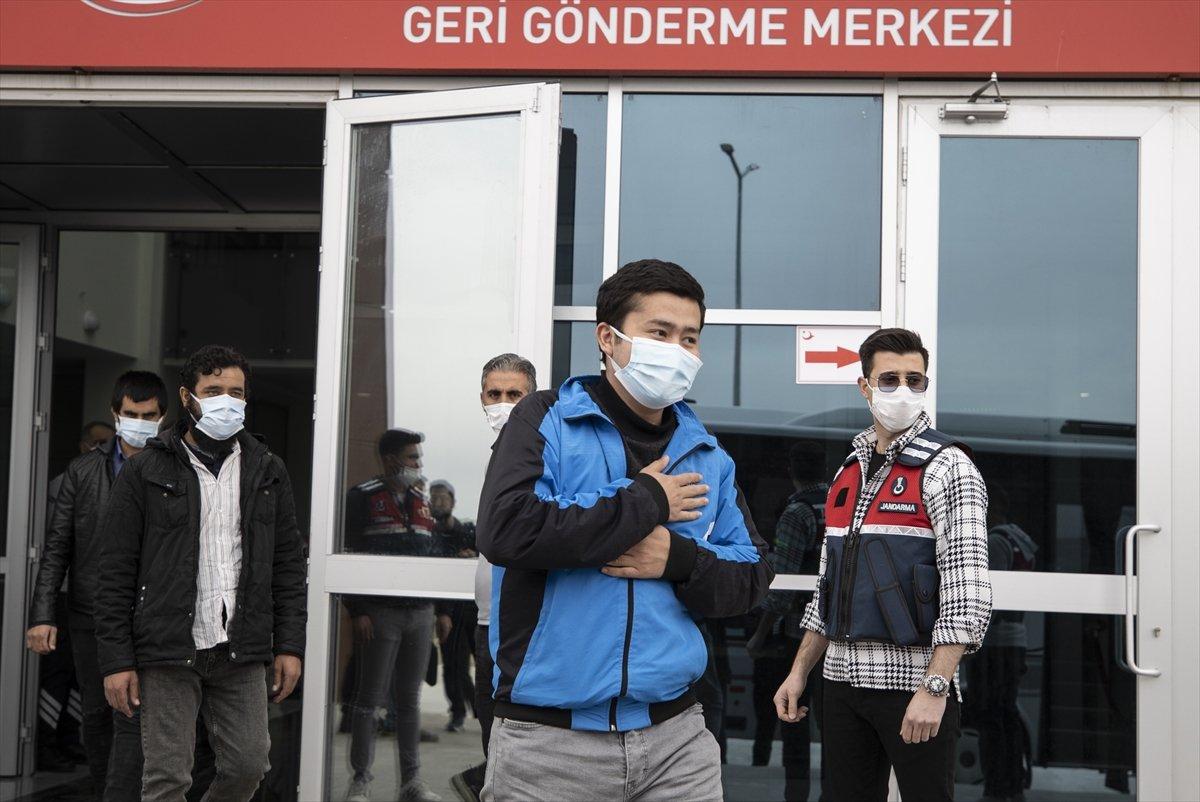 Türkiye, geri gönderme merkezlerinin kapasitesini 20 bine çıkaracak