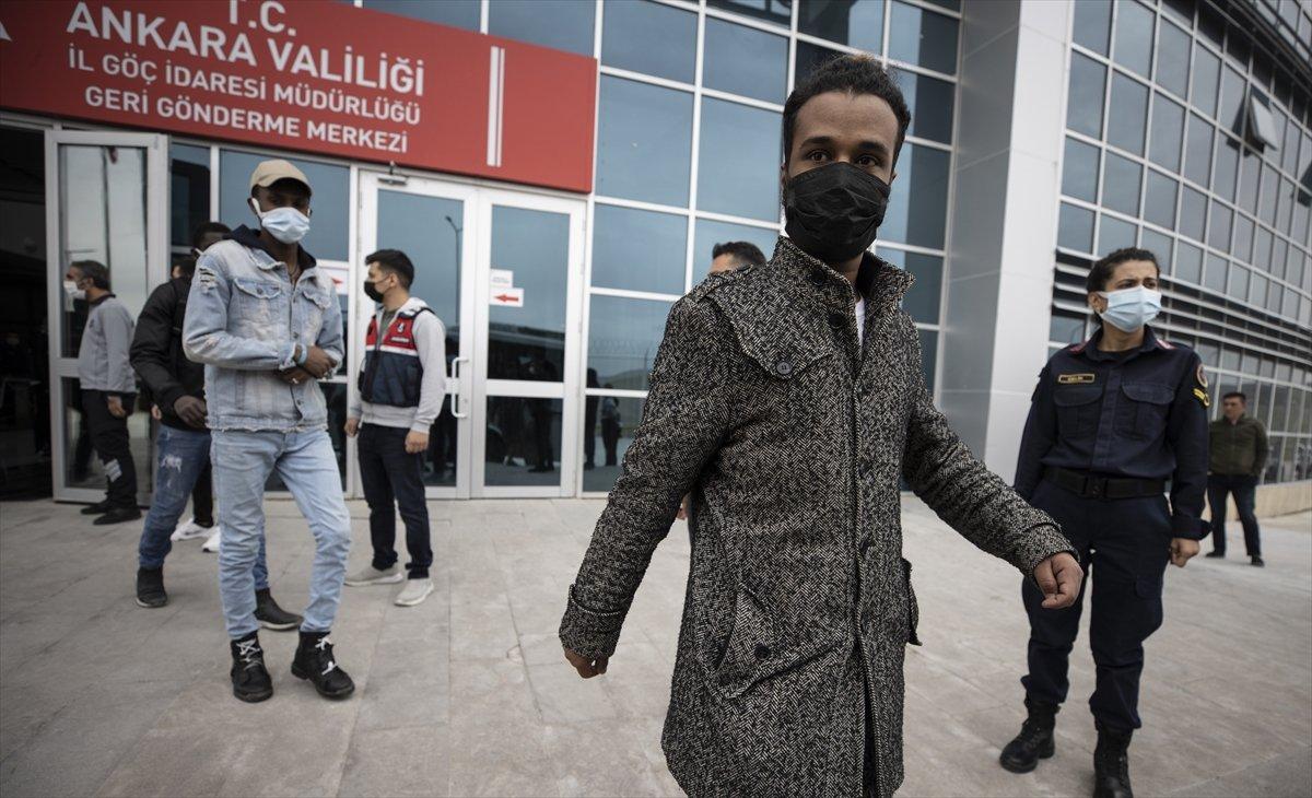 Türkiye, geri gönderme merkezlerinin kapasitesini 20 bine çıkaracak