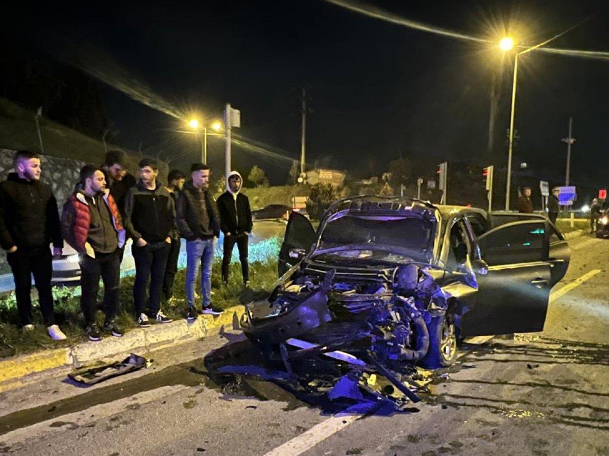 İYİ Partililer kaza yaptı: 3 yaralı