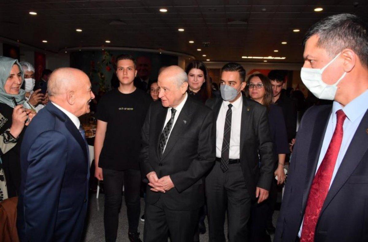 Devlet Bahçeli, şehit aileleriyle bir araya geldi