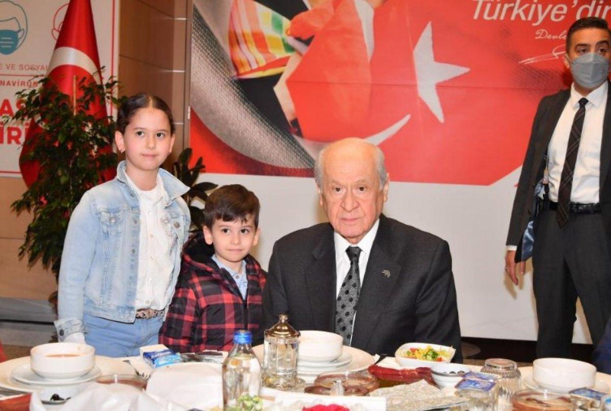 Devlet Bahçeli, şehit aileleriyle bir araya geldi