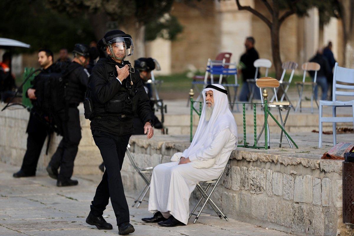 Filistinlilerden İsrail askerlerine direniş