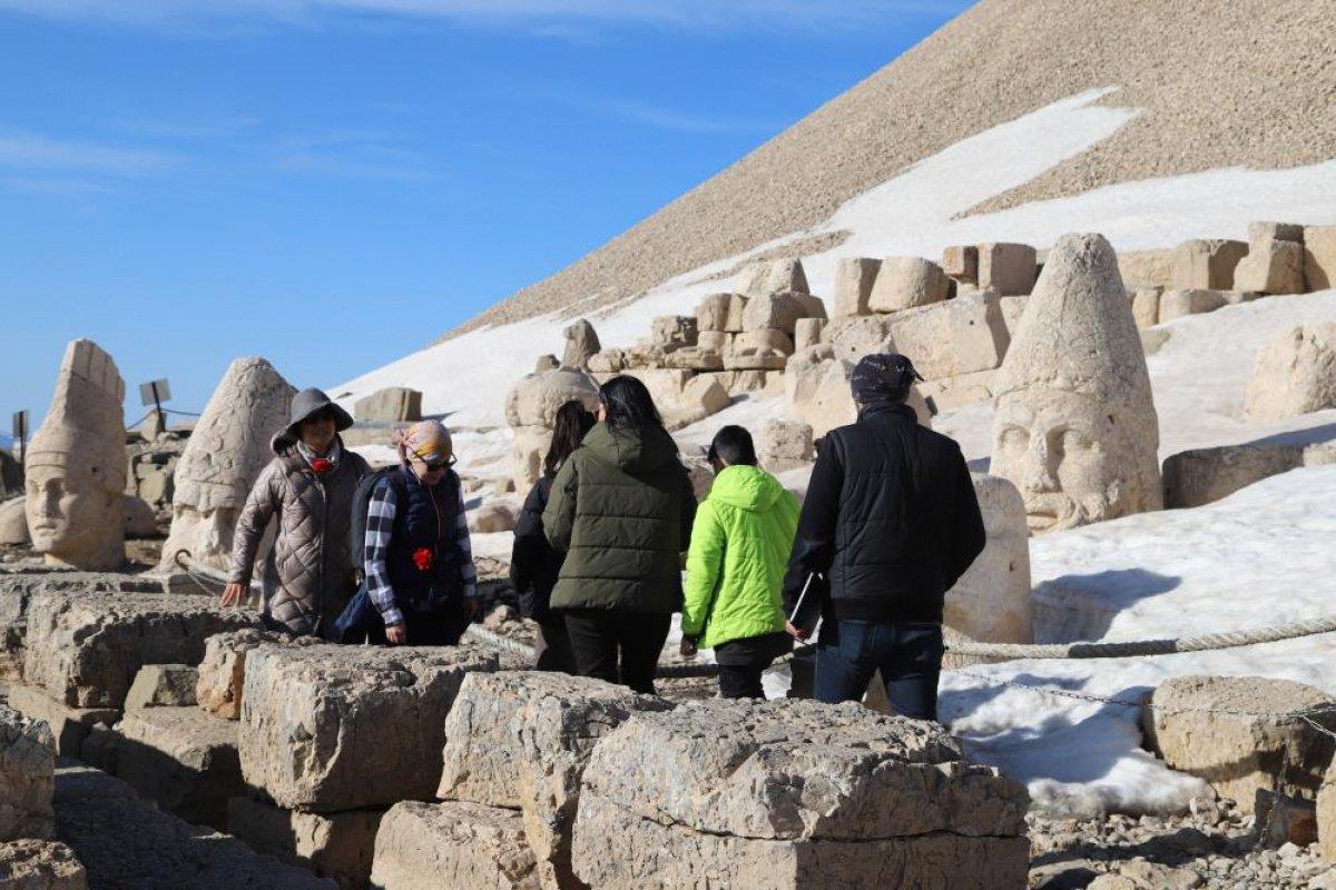 Nemrut Dağı'nda turizm sezonu açıldı