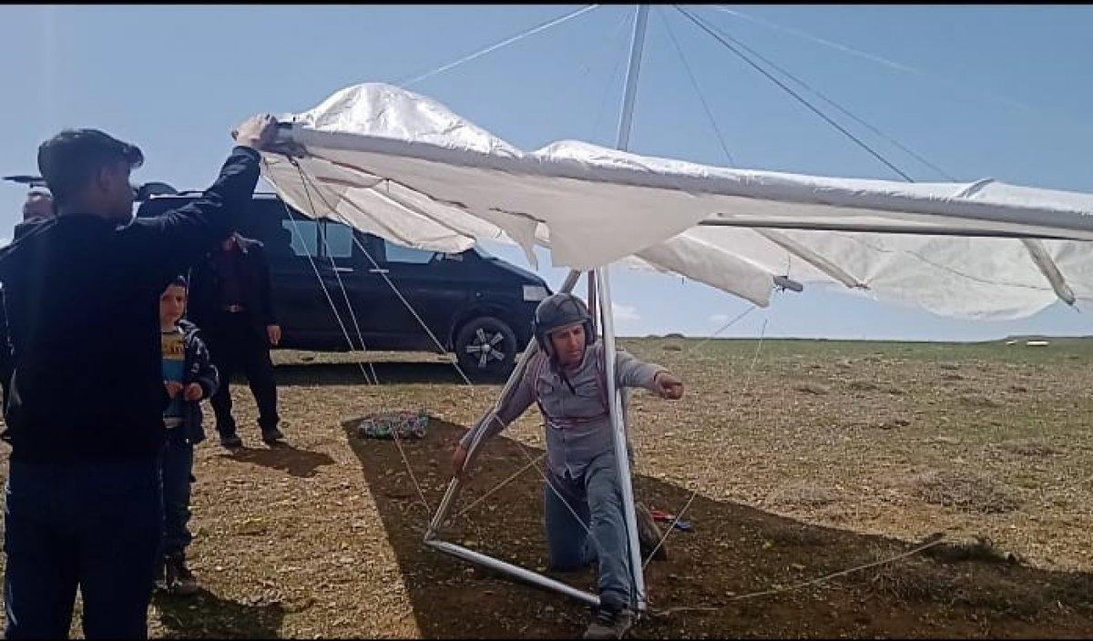 Van'da kendi yaptığı yelken kanadıyla uçtu