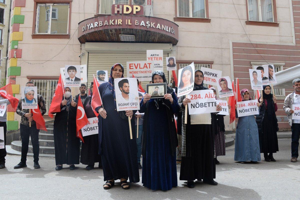 Evlat nöbetine bir aile daha katıldı, sayı 284 oldu