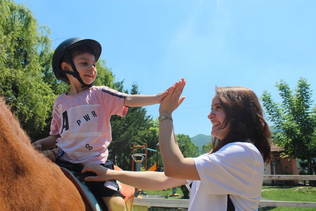 Otizm belirtilerine dikkat: Çözüm internette değil, uzmanında