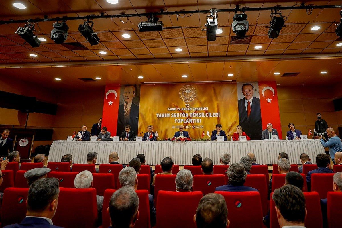 Vahit Kirişci: Dünya yoklukla mücadele ederken biz ürettik