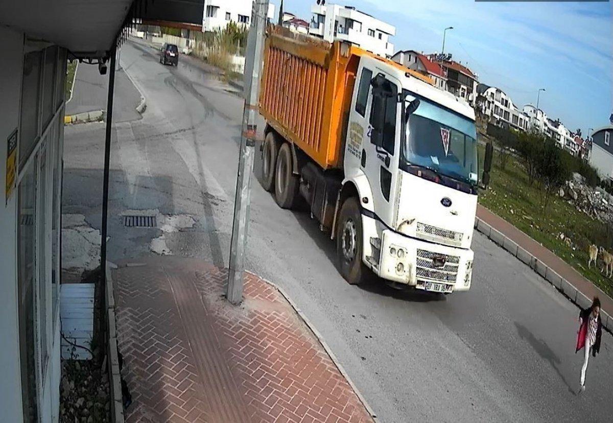 Mahra Melin Pınar’a mezarı başında doğum günü kutlaması