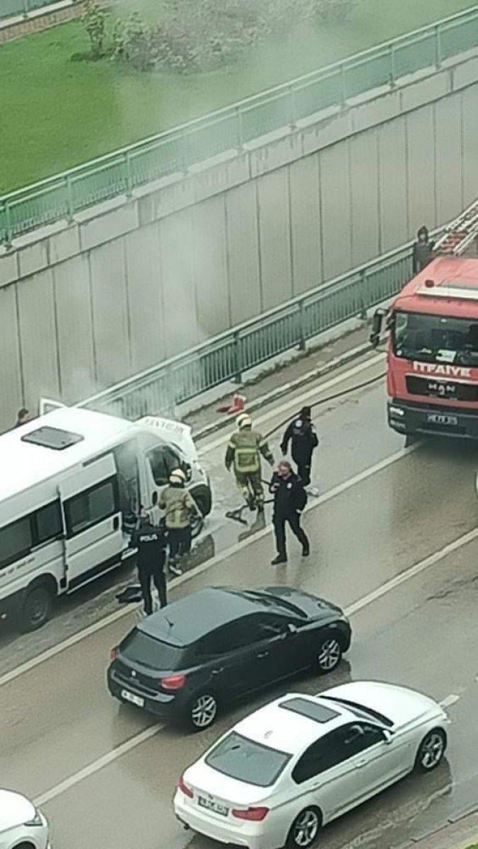 Bursa'da işçi servisi alevler içinde yandı