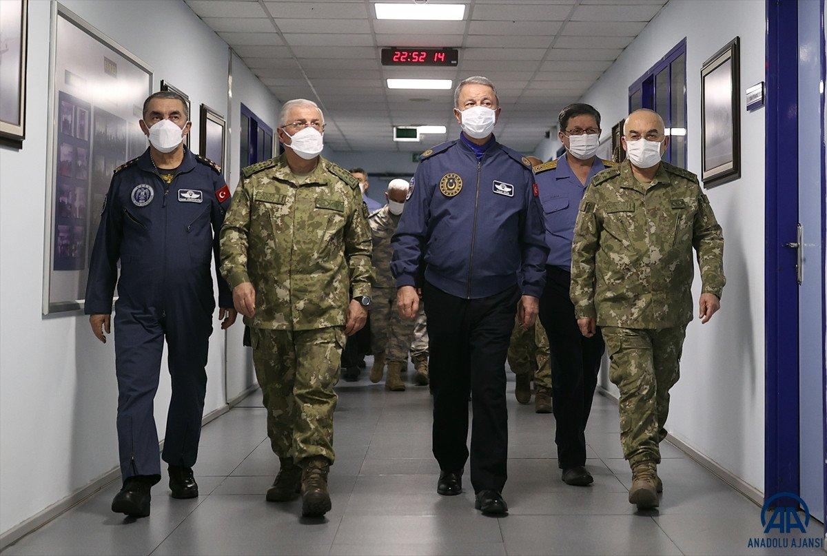 Hulusi Akar: Pençe Kilit operasyonu başlatıldı