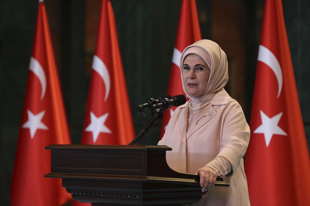 Emine Erdoğan Ukraynalı çocuklarla iftarda buluştu