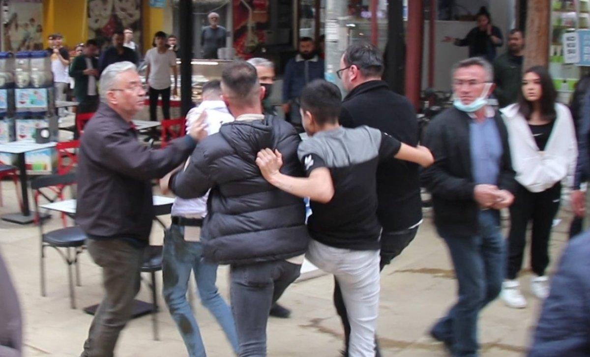 Denizli’de önce çocuğu ardından korumaya çalışan esnafı dövdüler