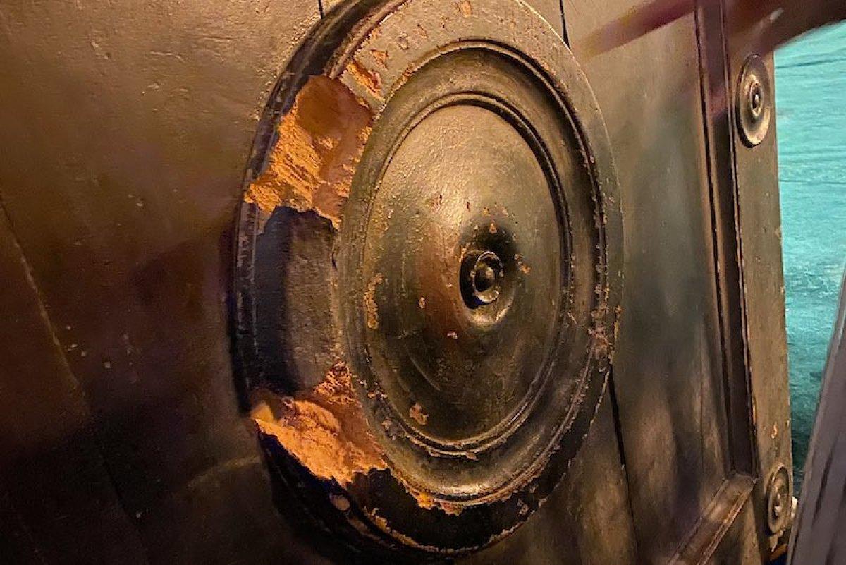 Ayasofya'nın tarihi kapısı tahrip edildi