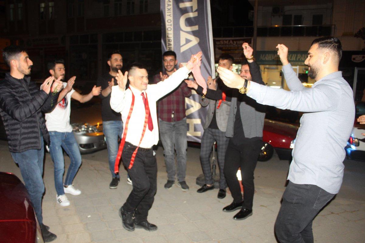 Adıyaman'da down sendromlu Onur’a gelinsiz düğün yaptılar