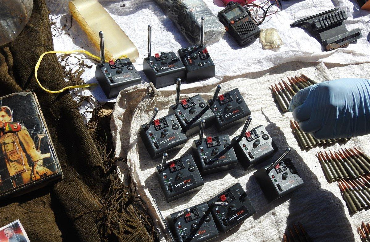 Batman'da evden PKK cephaneliği çıktı, 3 kişi tutuklandı