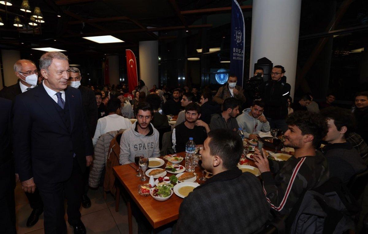 Hulusi Akar: Terör örgütünde çöküş hızlandı