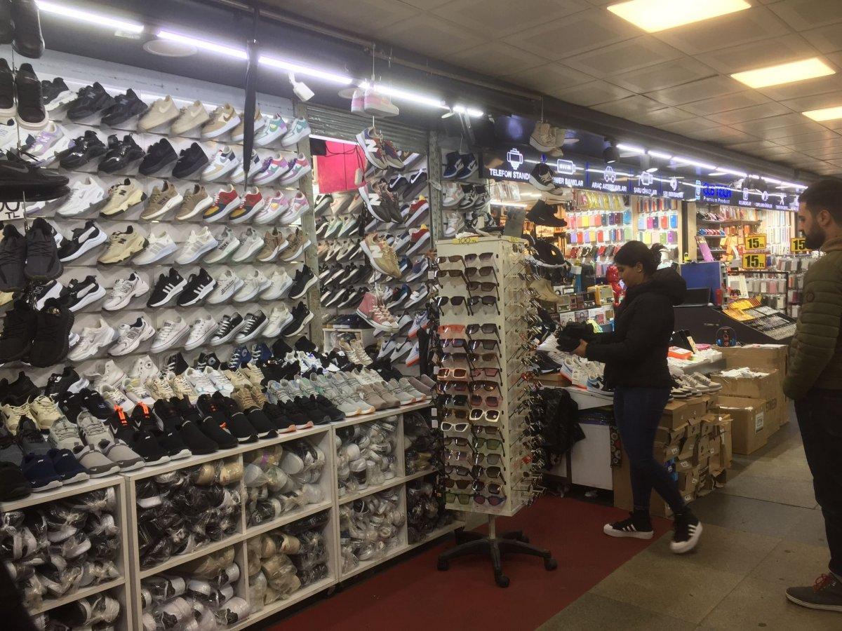 Eminönü'nde esnafın telefonu, iftar vakti çalındı