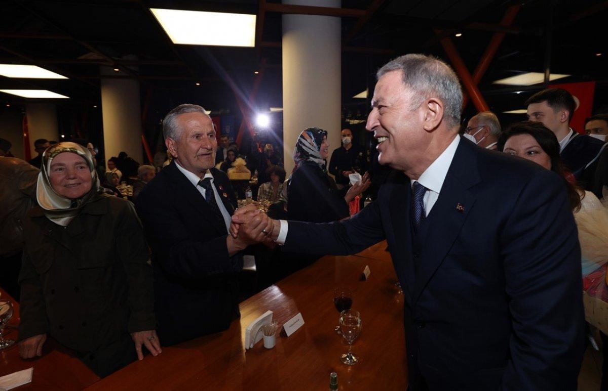 Hulusi Akar: Terör örgütünde çöküş hızlandı