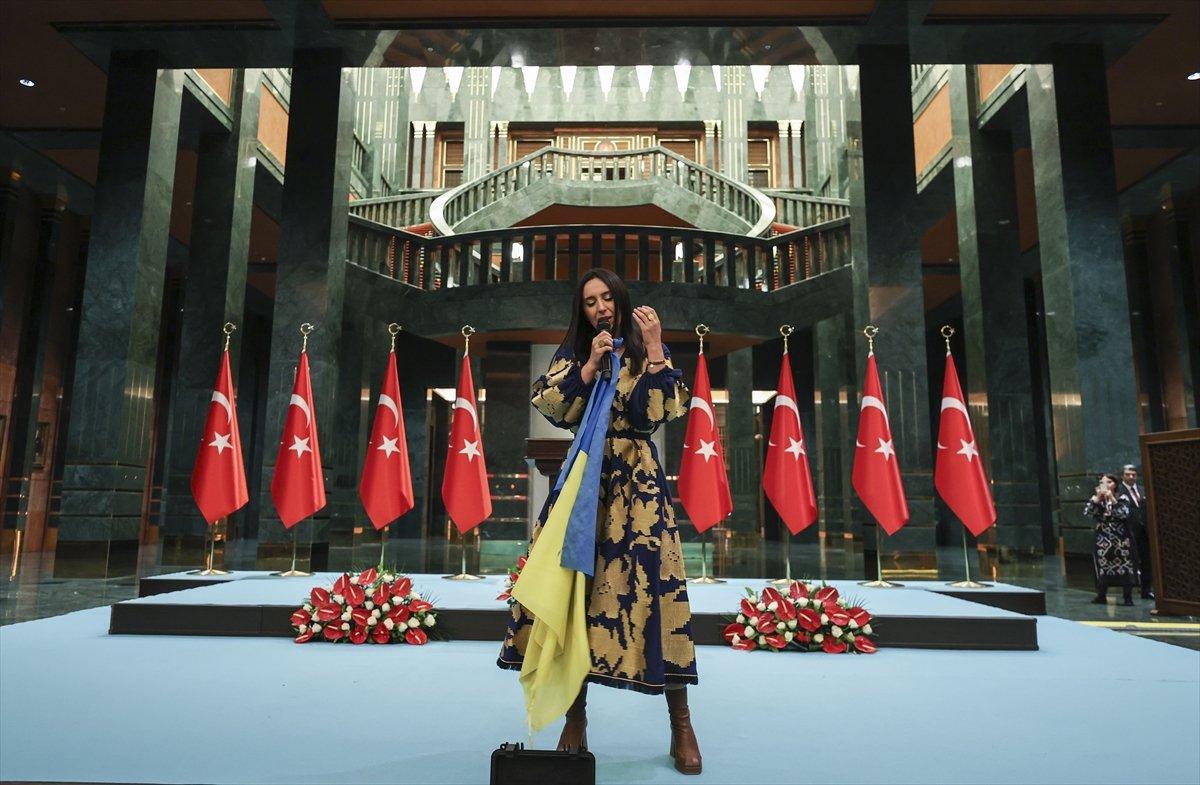 Emine Erdoğan Ukraynalı çocuklarla iftarda buluştu