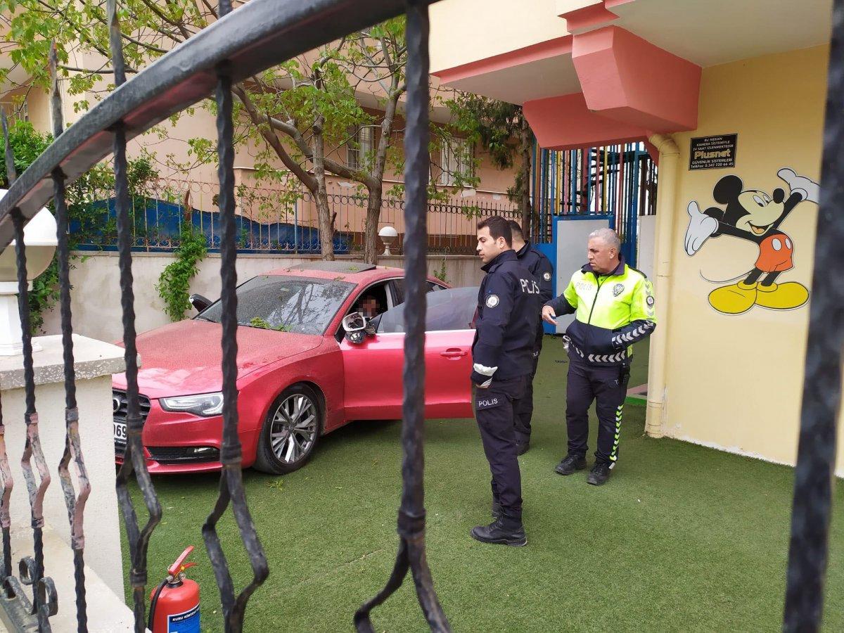Gaziantep'te şaşırtan kaza: Aracıyla kreşe daldı yine de uyanmadı