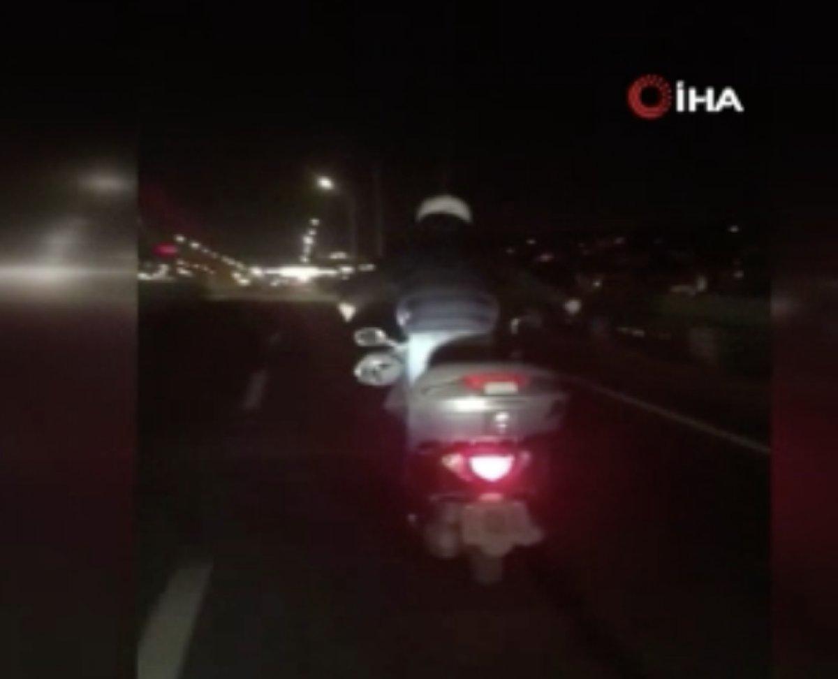 İstanbul E-5'teki motosiklet sürücüsünün tehlikeli görüntüleri