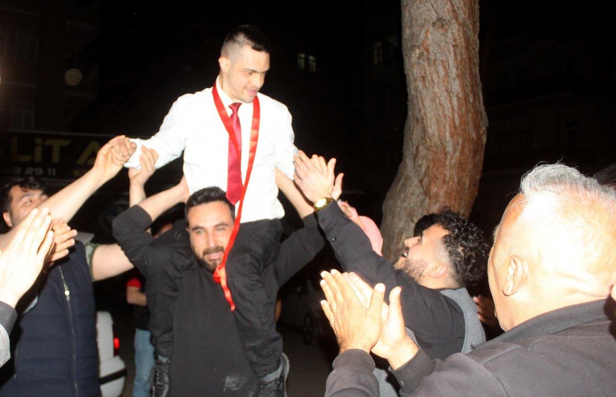 Adıyaman'da down sendromlu Onur’a gelinsiz düğün yaptılar