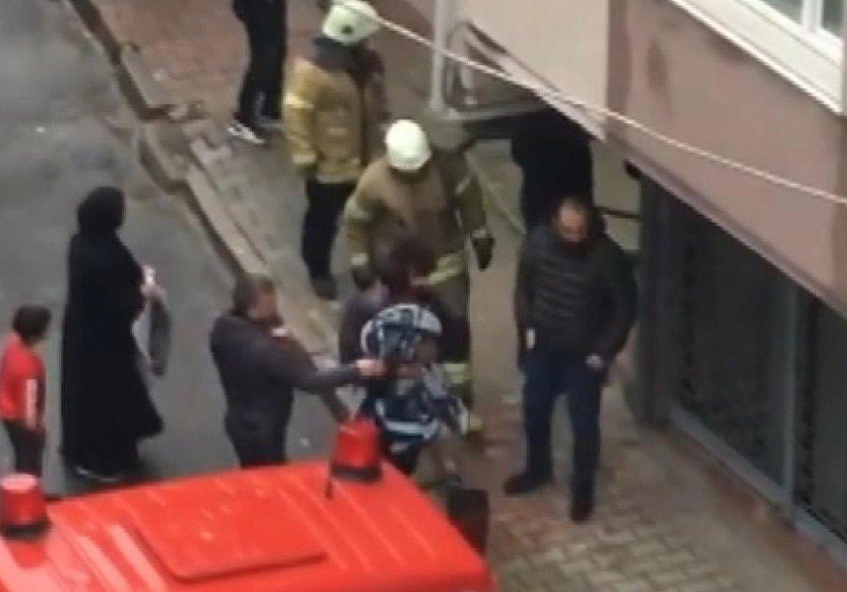 Sultangazi'de eşi evi terk eden Suriyeli, çocuklarını rehin aldı