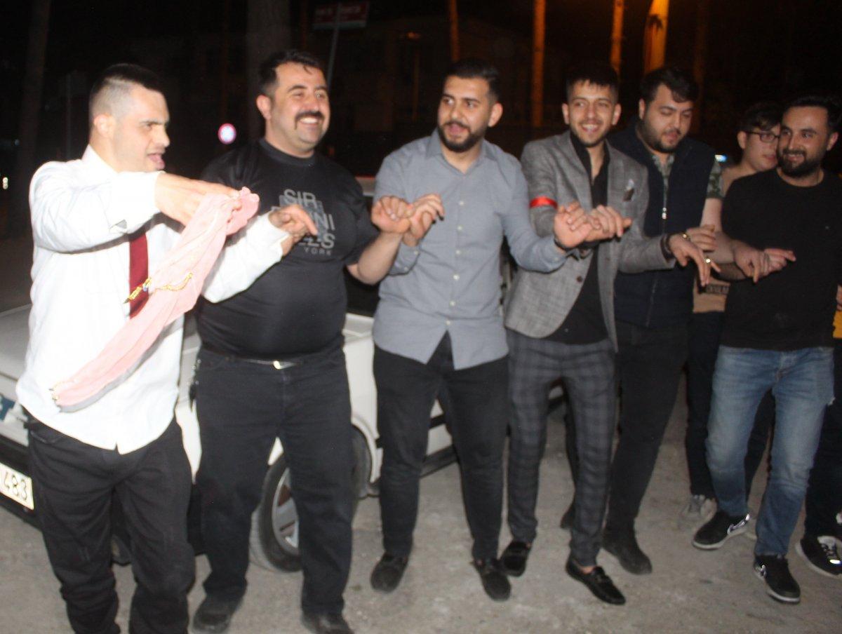 Adıyaman'da down sendromlu Onur’a gelinsiz düğün yaptılar