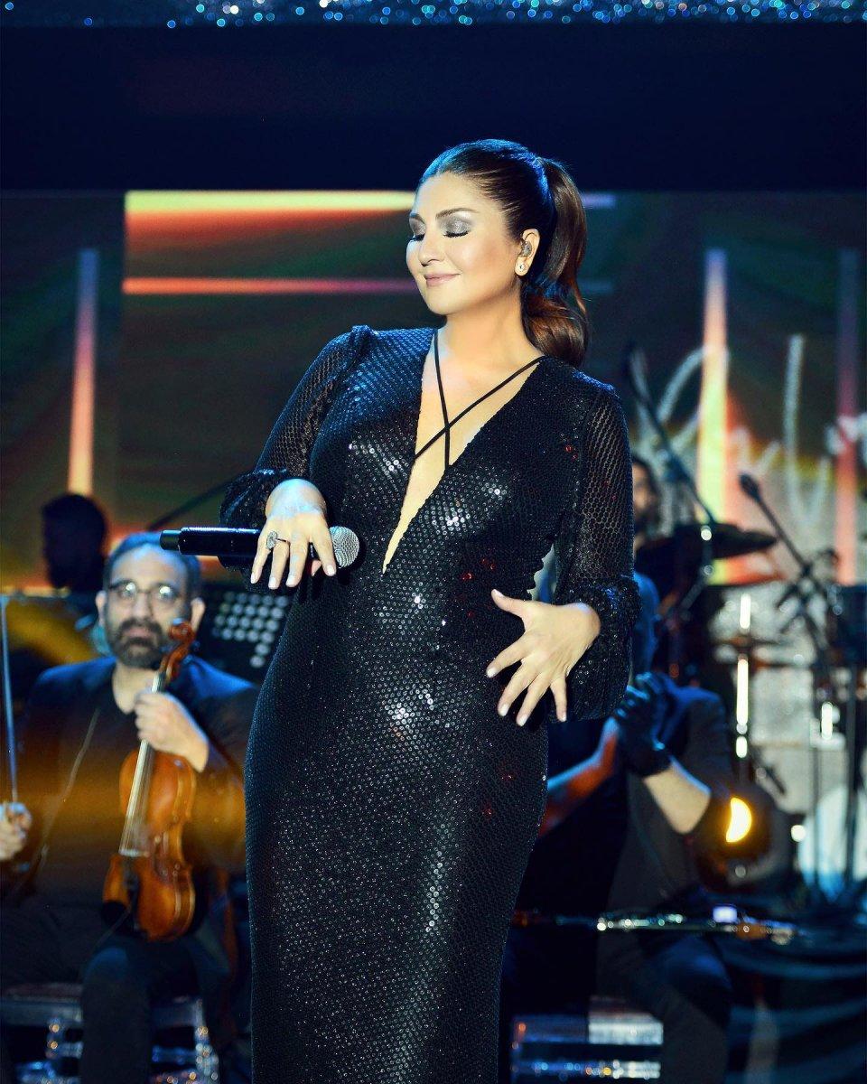 Ebru Gündeş yazın da servet kazanacak