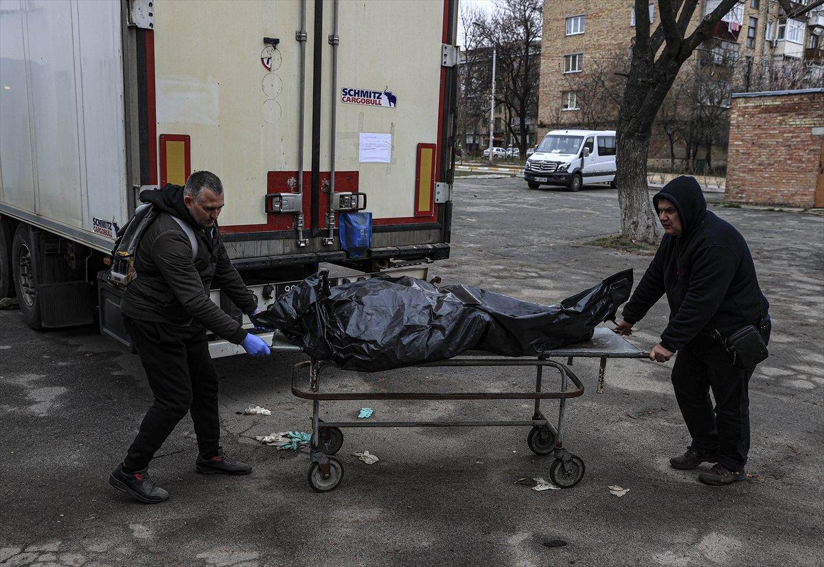 Buça'da cansız bedenler, kimlik tespiti sonrası defnediliyor