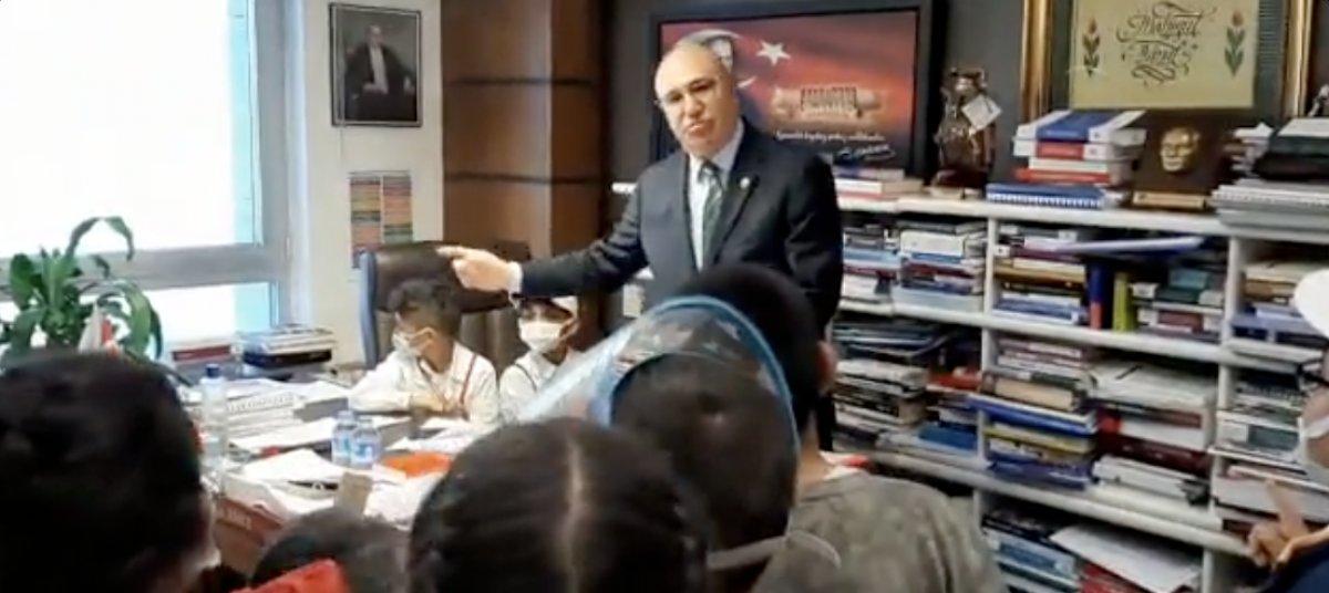 CHP'nin 23 Nisan temsili: Çocuklara dolar sorusu sordurdular