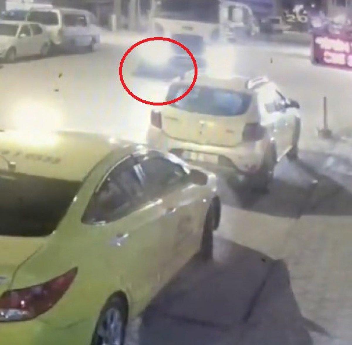 Eskişehir’de çöp kamyonu yaşlı kadını ezdi: Feci kaza kamerada