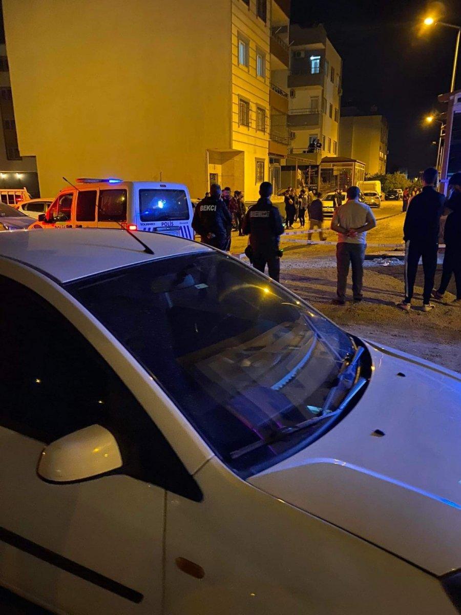 Hatay'da bıçaklı kavgada 3 öğrenci yaralandı