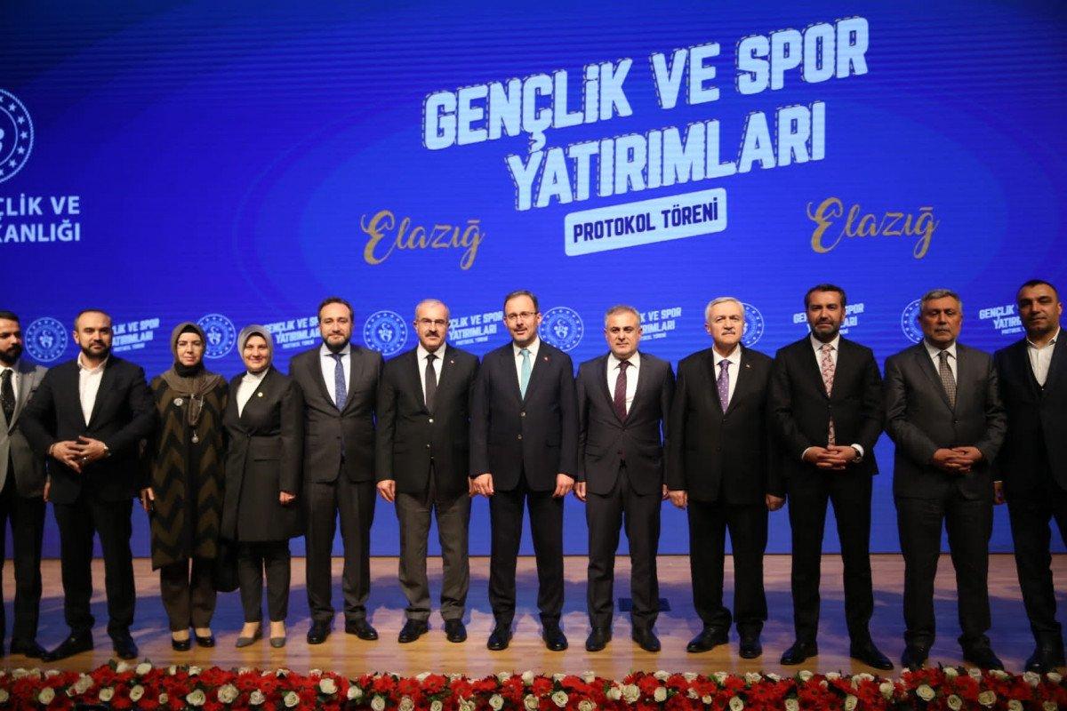Mehmet Muharrem Kasapoğlu, Gençlik ve Spor Yatırımları Protokol Töreni’ne katıldı