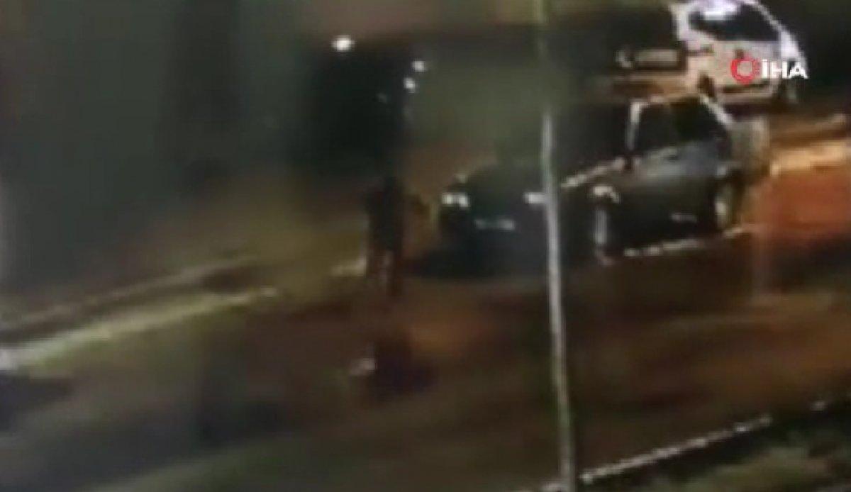 Elazığ'da köpekten kaçan çocuğa otomobil çarptı