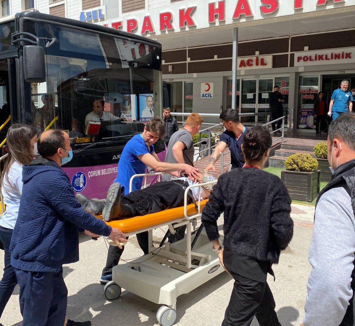 Çorum’da, otobüs şoförü fenalaşan yolcuyu hastaneye yetiştirdi