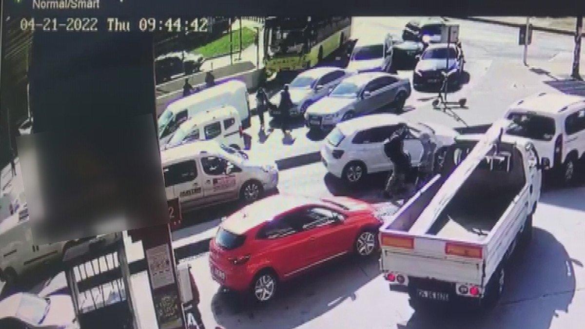 Kağıthane'de İETT otobüsü 7 araca çarptı