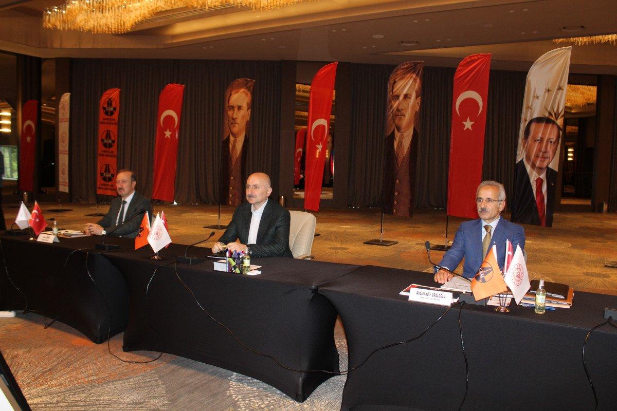 Adil Karaismailoğlu: Emniyetli yol altyapısı ile kaza oranlarını azaltacağız