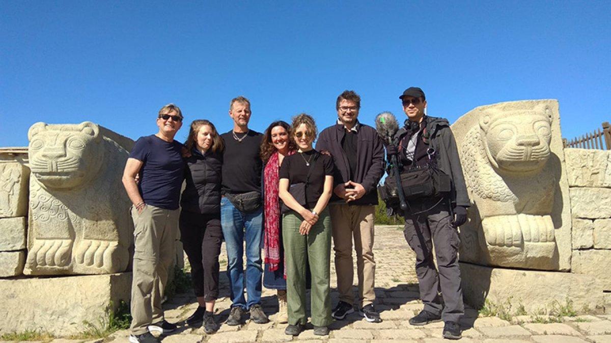 İngiliz tarihçi Hughes Arslantepe Höyüğü'nde belgesel çekimleri yaptı
