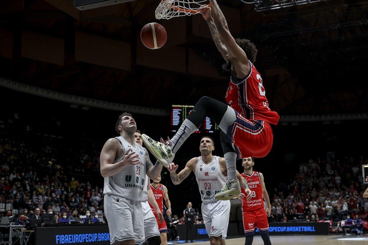 Bahçeşehir Koleji, Avrupa Kupası finali ilk maçında galip