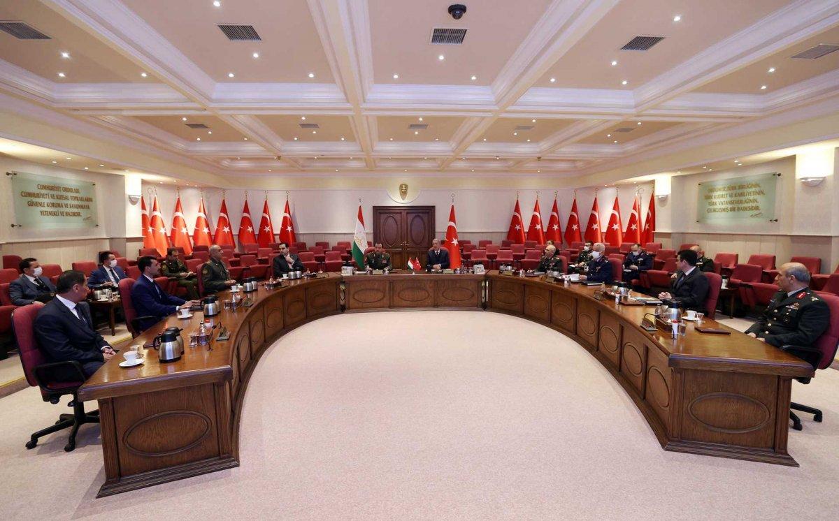 Hulusi Akar, Tacikistan Savunma Bakanı ile bir araya geldi